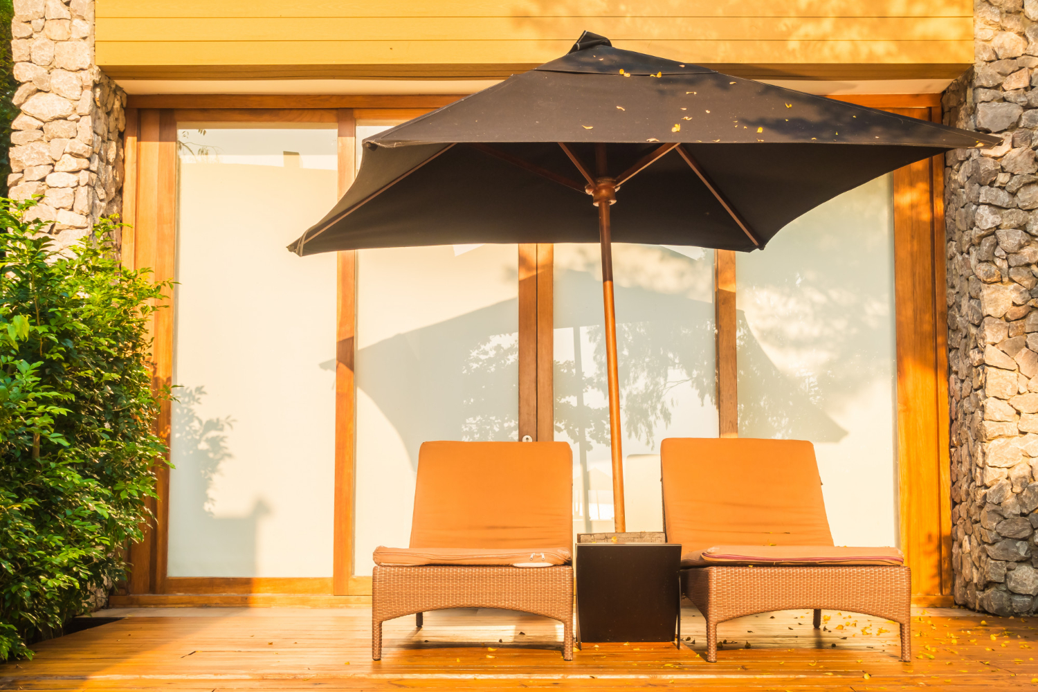 Installer un parasol parasol en coco